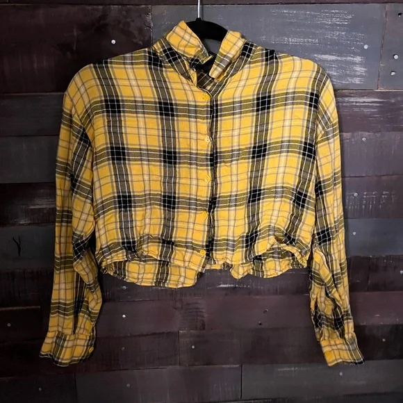 FOREVER 21 Black and Yellow plaid crop top long sleeve shirt